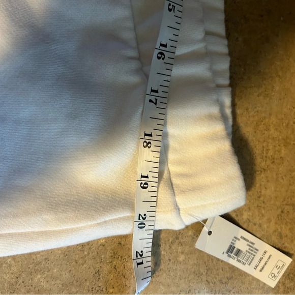 White summer lounge fleece shorts - pull on style Bermuda length summer print - Picture 8 of 9